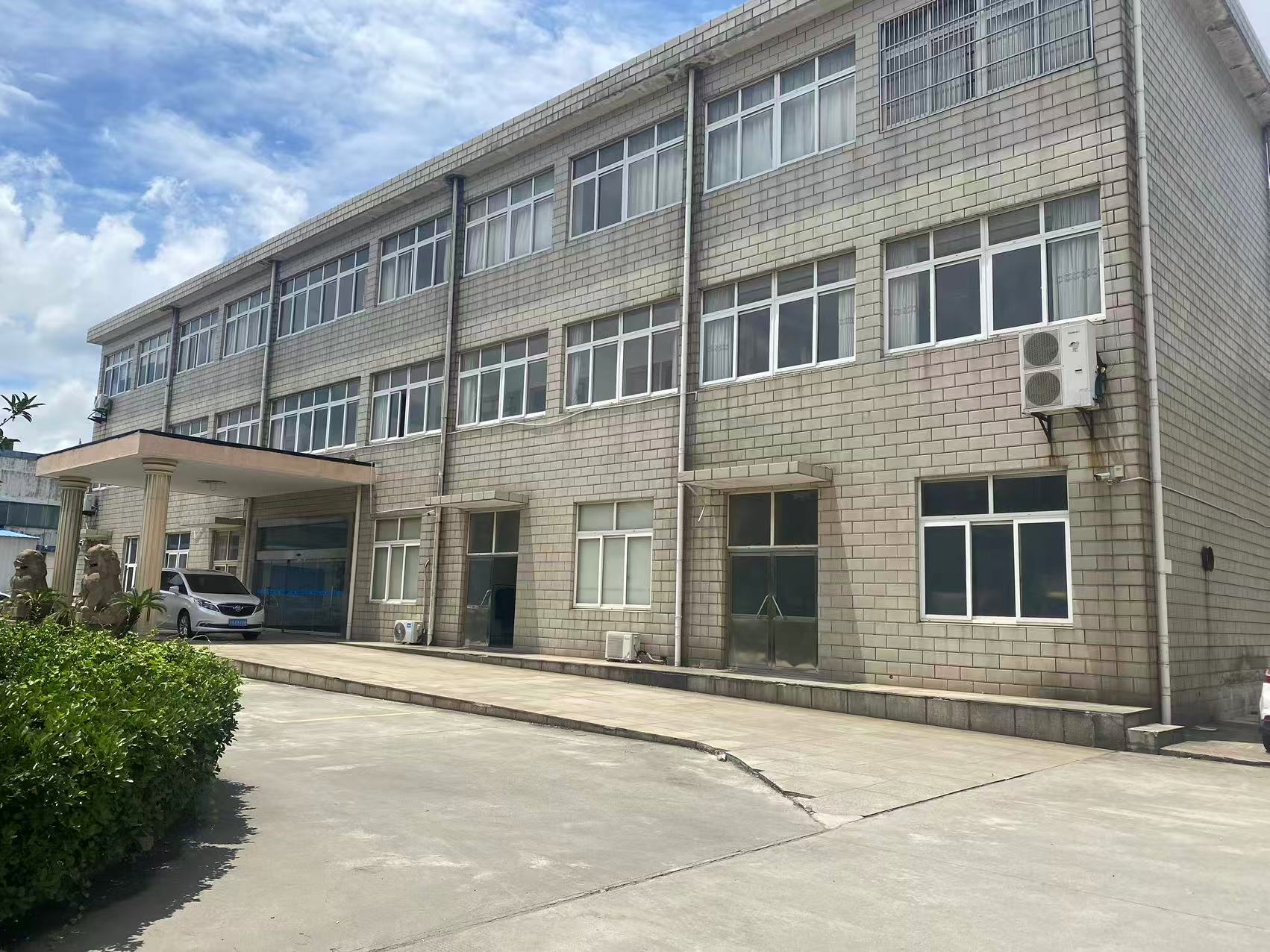 Three-story office and production building at the Wuxi Xinhaokai site in Jiangyin
